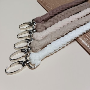 Boho porte-clé bracelet en coton macramé fait main minimaliste porte-clé bracelet mignon porte-clé bracelet lanière de poignet cadeau fête des mères