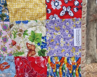 Child's Quilt, 100% Cotton Nap Quilt, Maine vacation theme, lobster, shells, fish, buoys, 27" X 41" snuggly and warm