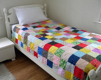 Patchwork Quilt, XL twin size, 67.5" X 99", cotton blanket Classic Americana, dorm bedding, Quiltsy Handmade, scrappy