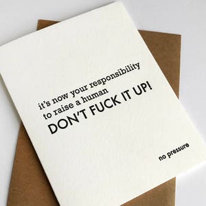 No Pressure Baby - Carte de félicitations pour bébé typographique