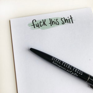 Fresh Outta Fucks Pad and Pen, Humorous Funny Office Desk Sticky Notes and  Pen Accessories Set, Snarky Novelty Office Supplies, Great Gift for