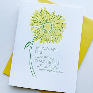 Sunflower Mom - Cartão de felicitações para o Dia das Mães em tipografia