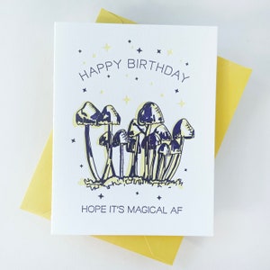 Aniversário de Cogumelo Mágico - Cartão de Aniversário com Impressão Tipográfica