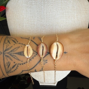 Cowrie Shell Bracelet – 14K Gold Filled Chain | Custom Length | Handmade in Hawaii