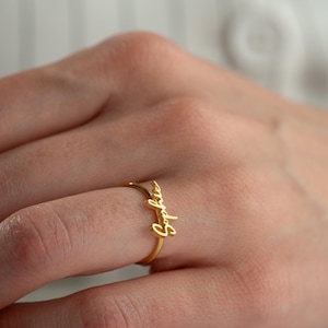 Custom Name Ring, Handwriting Ring, Tiny Letter Ring, Personalized Ring, Dainty Silver Ring, Personalized Jewelry, Gift for Mom, Silver Ring
