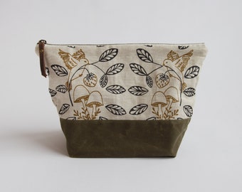 Forager Traveler Pouch- Gold. Project Bag. Large Pouch. Zipper Pouch. Toiletry Bag. Knitting Pouch.