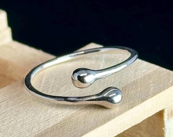 Sterling Silver 925 Tear Drop Toe Ring Jewelry • Liquid drop style Summer look Beach days • Gift for her Minimalist • Trendy Adjustable
