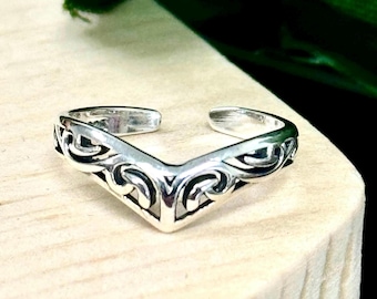 Sterling Silver 925 V Shape Filigree Celtic Toe Ring Jewelry •  Adjustable Beach days Summer look Minimalist • Vintage style Antique • Gift