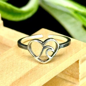 Sterling Silver 925 Heart and Wave Toe Ring, surf, Adjustable, hot summer, beach, minimalist, feet toe jewelry, sand, surfing lover, surfer,