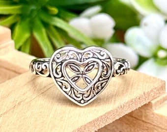 Sterling Silver 925 Filigree Floral Heart Ring • Vintage Classic look Minimalist • Trendy Gift for her Antique style