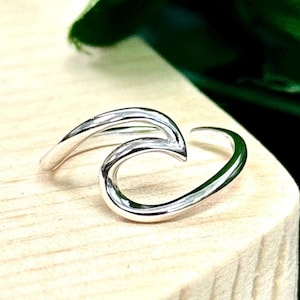 Bague d'orteil vague océan en argent sterling 925 • Surfeur et surfeur amoureux de la mer • Look estival à la plage • Minimaliste • Sports nautiques à la mode