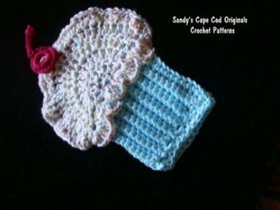 Puppet Mittens Cupcake