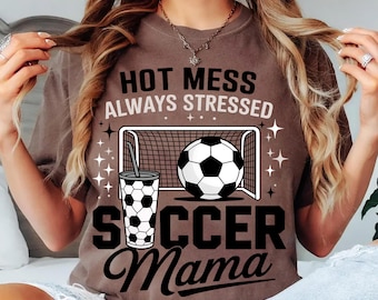 PNG divertida de mamá futbolera, diseño de desastre constante y estresada (descarga digital)