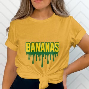 Plátanos goteando PNG SVG, diseño de camiseta de béisbol con helado, archivo de sublimación divertido para amantes de los plátanos, gráfico de fruta derretida, plátanos de béisbol