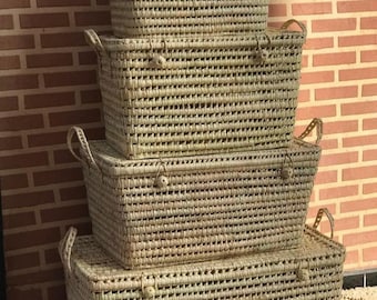 Grote handgemaakte rieten opbergkoffer van palmblad: speelgoedkist