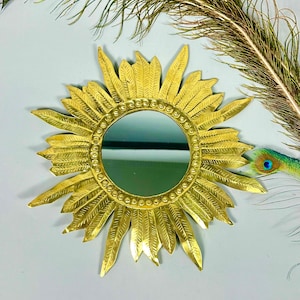 Handmade Moroccan Brass Round Mirror: Nursery Wall Decor (15.7&quot; D)