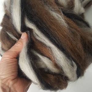 Suri Alpaca Merino Striped Roving: brązowy, czarny, płowy