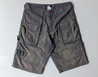Stylische kurze Hose aus hellbraunem Denim