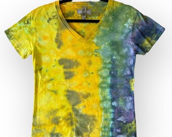 Camiseta de cuello en V teñida con hielo: corte medio/entallado para mujer, algodón ligero