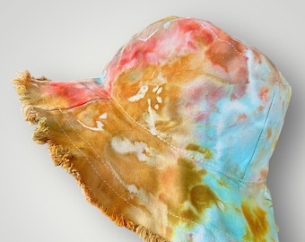 Tie Dye Fringe Bucket Hat: Unisex Festival Bonnie Hat (22 1/2")