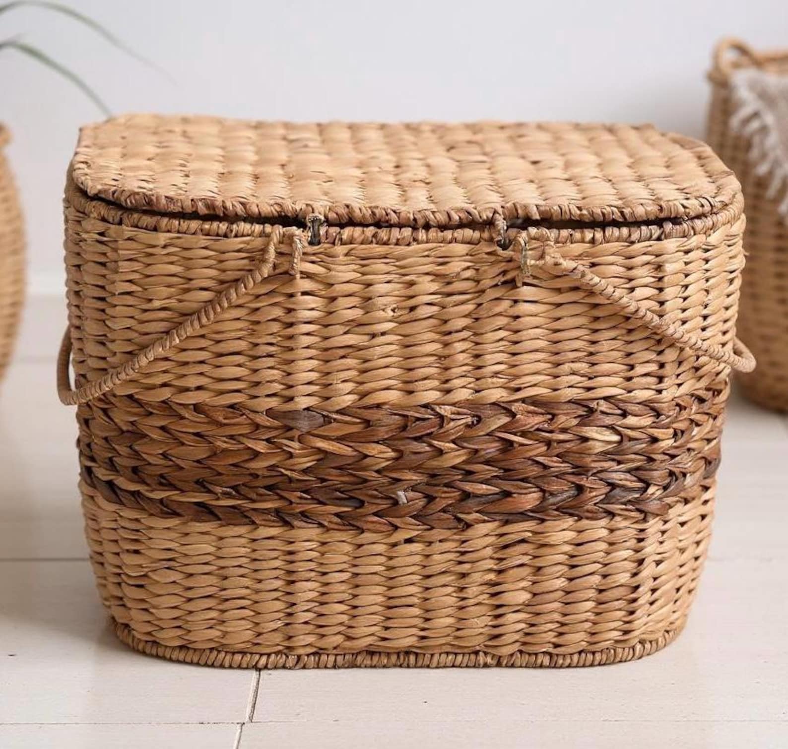 Large Vintage Seagrass Wicker Picnic Basket With Lid | Rustic Farmhouse ...