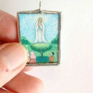 Our Lady of Fatima Pendant/Medal