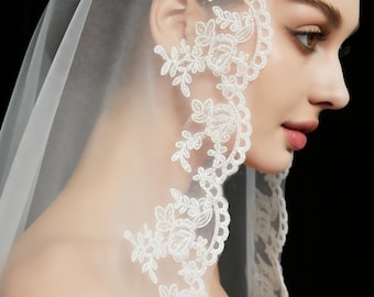 Velo de novia de encaje mantilla con peine, velo de encaje catedral, velo de novia con borde de encaje festoneado