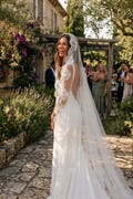 Mantilla Bridal Veil, Scalloped Eyelash Lace, Cathedral Wedding Veil, Chantilly Lace Veil for Bride, Soft Tulle Veil, Floral Lace Edge Veil