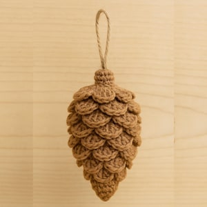 Crochet Christmas Ornament Pattern - Rustic Pine Cone Decor Tutorial easy step by step