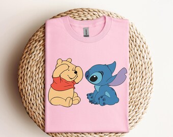 Disney Pooh y Stitch Amigos Lindos Dtf, Disney Amigos Dtf, Camiseta de Tirantes de Pooh y Stitch, Winnie the Pooh Dtf, Vacaciones Familiares en Disneyland
