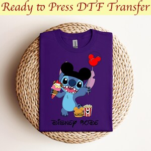 Stitch con globo de Mickey, Disney Mode DTF, Disney Lilo y Stitch, Vacaciones DTF, Trajes para viajar a Disneyland, Disney Mode Vacation DTF imagen 8