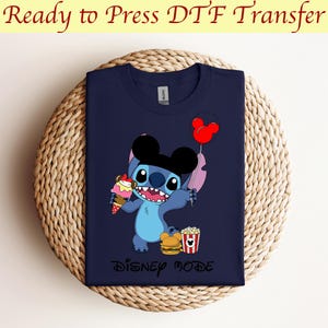 Stitch con globo de Mickey, Disney Mode DTF, Disney Lilo y Stitch, Vacaciones DTF, Trajes para viajar a Disneyland, Disney Mode Vacation DTF imagen 6