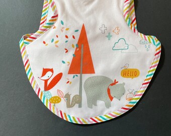 Handmade baby girl bib with woodland animals | toddler girl barpon | baby girl shower gift | baby bibs girl | animal bibs pink