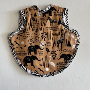 Safari animals baby bib | handmade baby bibs | unique baby gift | modern baby bibs | toddler bib | bapron | giraffe bib