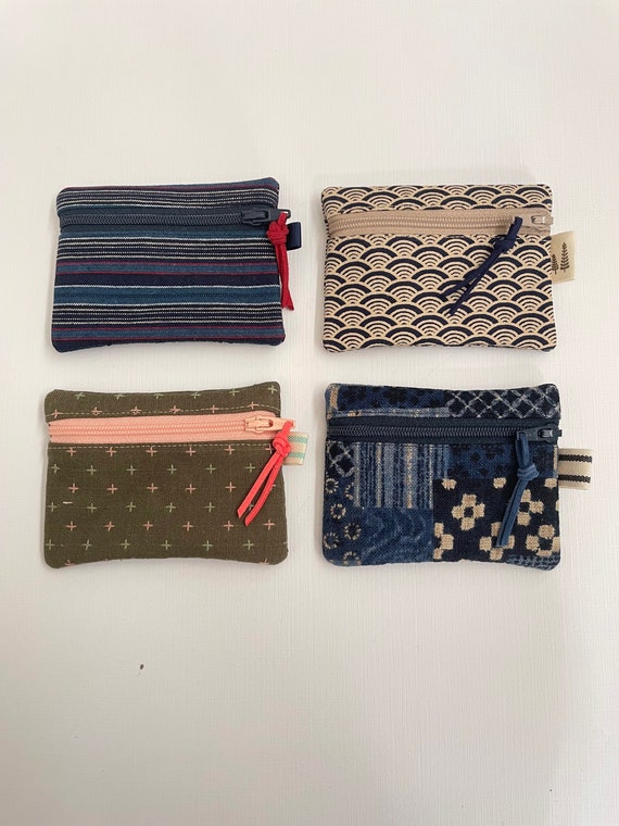 Cloth coin purse with zipper clearance