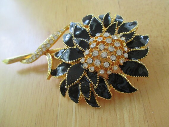 vINTAGE COSTUME JEWELRY  /Rhinestone flower brooch - image 3