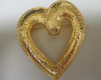 Vintage costume jewelry  / gold tone heart brooch  2 " by 1 3/4 "