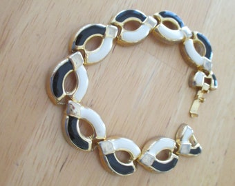 Vintage costume jewelry  / black and cream color gold tone 8 "