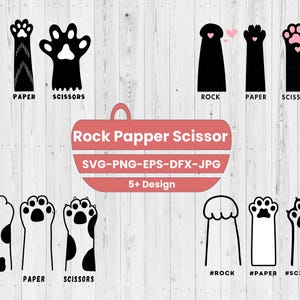 Może przedstawiać: Zestaw plików do cięcia cyfrowego do gry w kamień, papier, nożyce z odciskami łap. Tekst "Rock Papper Scissor" znajduje się na czerwonym banerze z tekstem "SVG-PNG-EPS-DFX-JPG" poniżej. Tekst "5+ Design" znajduje się poniżej. Istnieją trzy różne projekty dla każdej z trzech opcji: kamień, papier i nożyce.