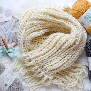 Fisherman’s Scarf Knitting Kit with Video Tutorial | Easy Knit Pattern for Beginners | Cozy Oversized Scarf in Soft Yarn | DIY Gift Idea
