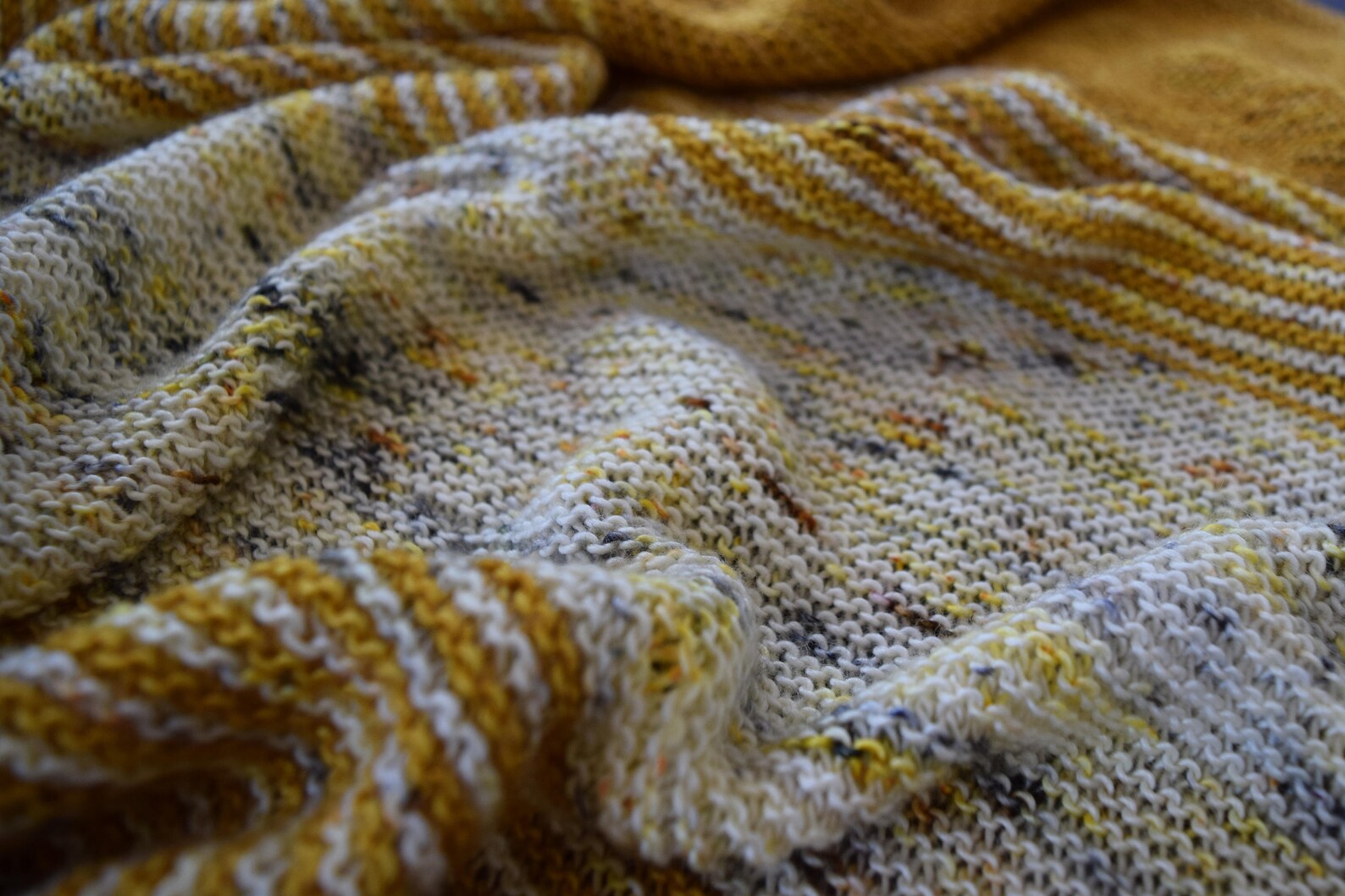 Triangle Shawl Pattern // Knitting Pattern // Knit Shawl Pattern ...