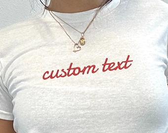 Op maat geborduurd baby-T-shirt, Y2K-bijgesneden top, cadeau bruidsmeisje