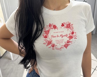 Blumen-Herz-Baby-T-Shirt: Trendiges Frauen-Crop-Top-Stil-Jugend-Shirt - 100% Baumwolle