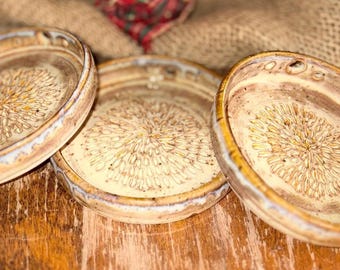 Rallador/desgranador de ajos.(1) En una variedad de esmaltes