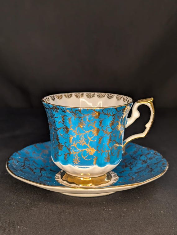 Vintage Elizabethan Fine Bone China Teacup & Saucer Set of 4