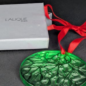 Vintage Lalique Noel 1990 Mistletoe Green Crystal Ornament W/box
