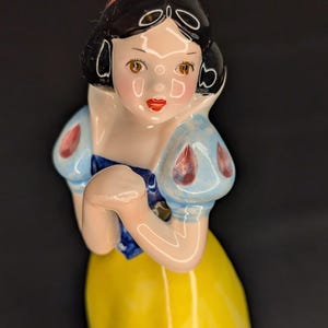 Vintage Walt Disney Productions Snow White Figurine Japan 5.5&quot; Ceramic