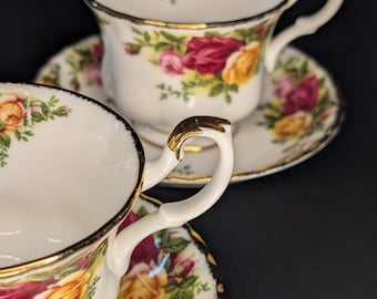 Set of 2 Vintage Royal Albert Old Country Roses Cup & Saucer Bone China