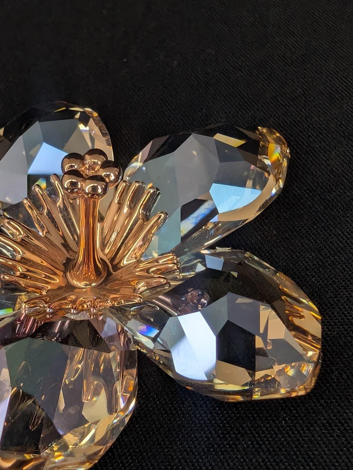 Swarovski Diona Silk Moonlight 956809 Crystal Paradise Flower W