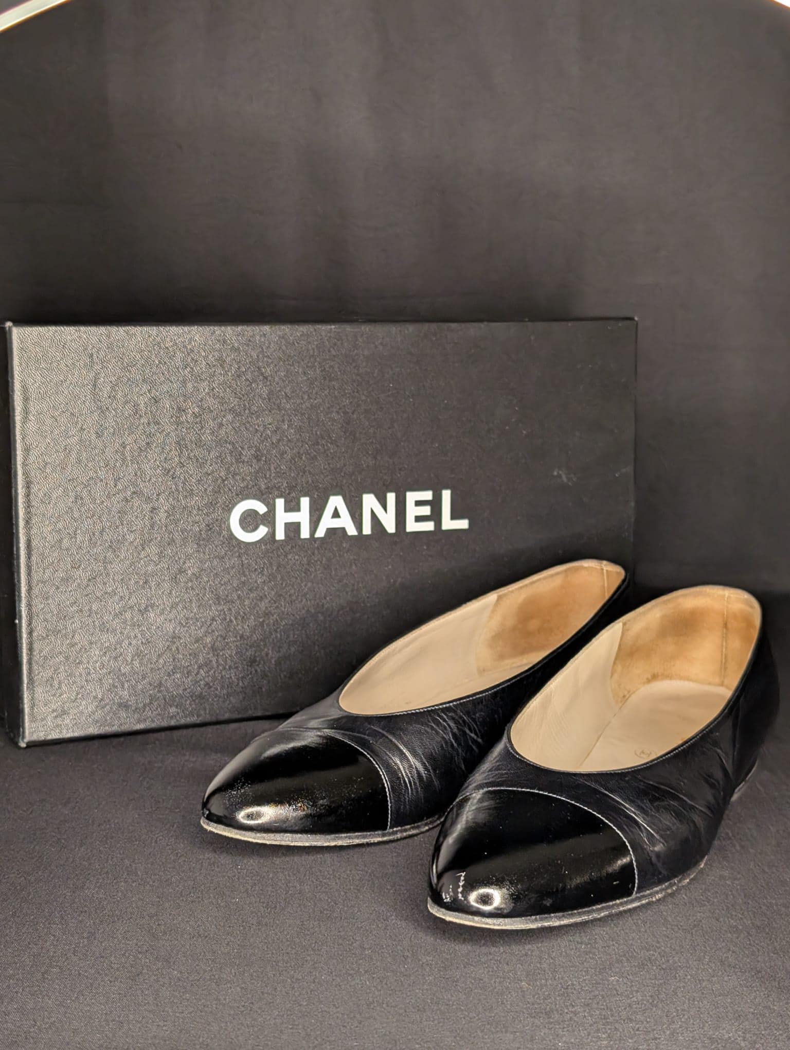 Chanel cap toe shoes - Etsy 日本